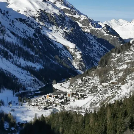 Carte Blanche Ubud * Tignes